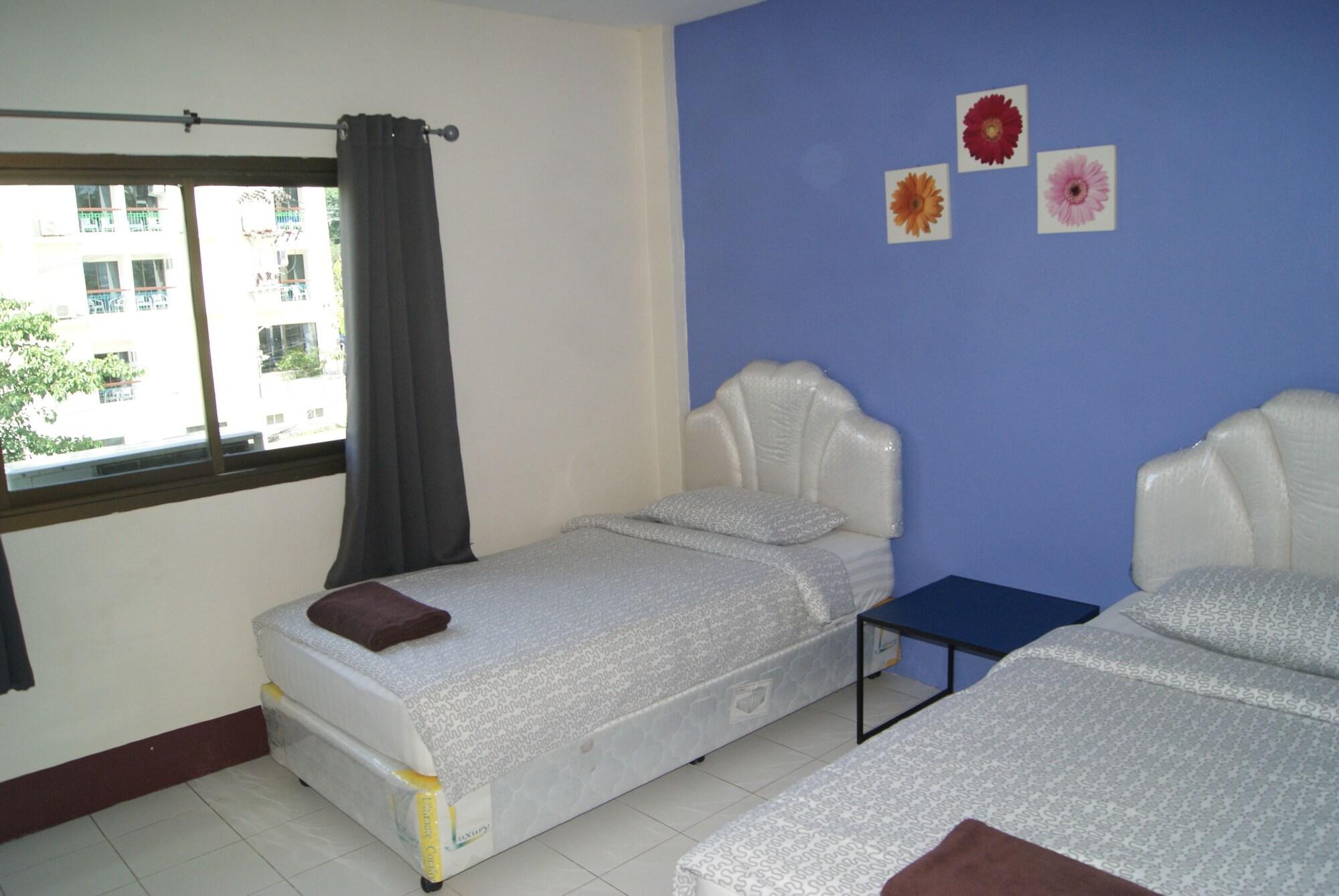 Pineapple Guesthouse Karon Buitenkant foto
