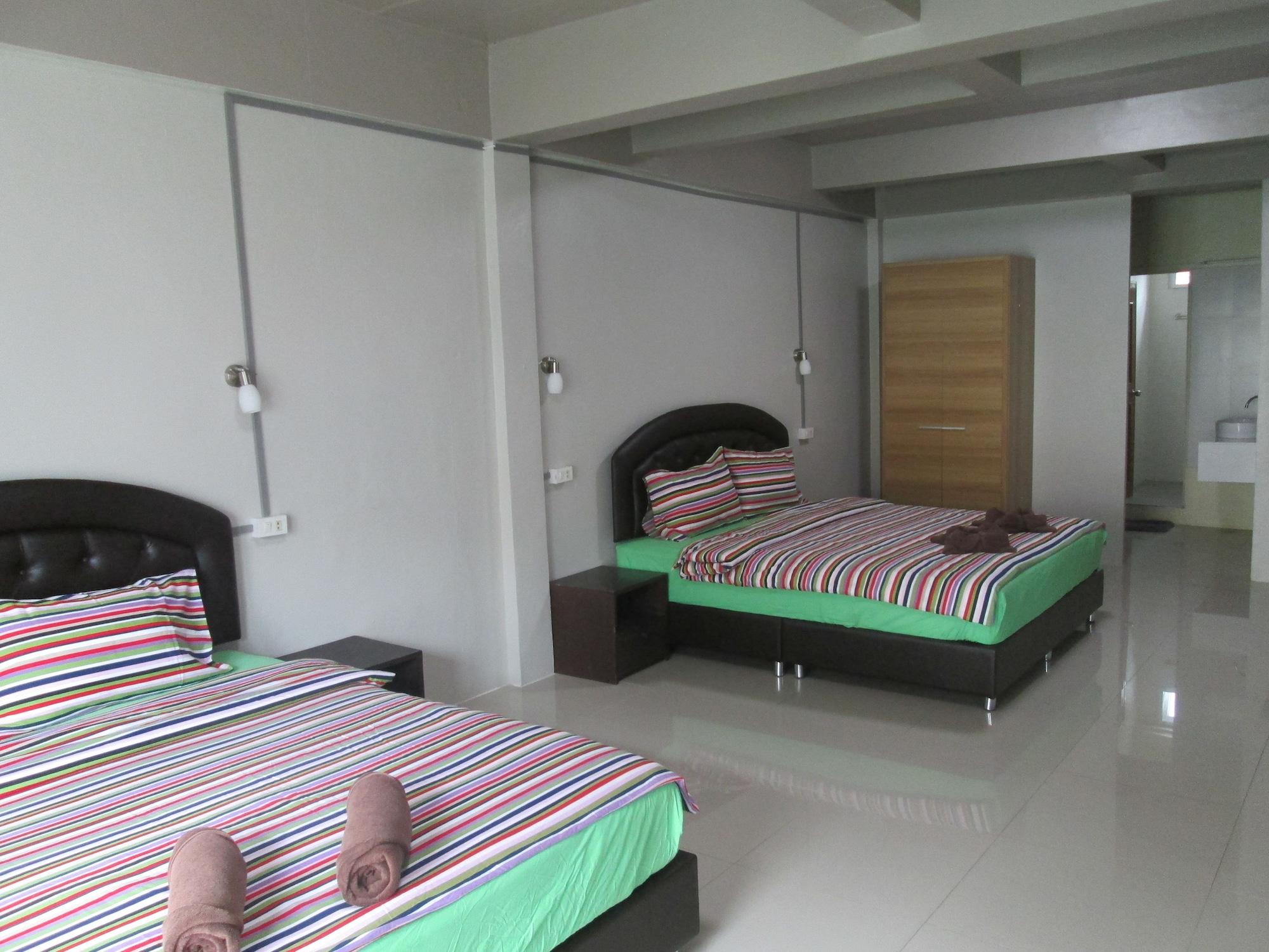 Pineapple Guesthouse Karon Buitenkant foto