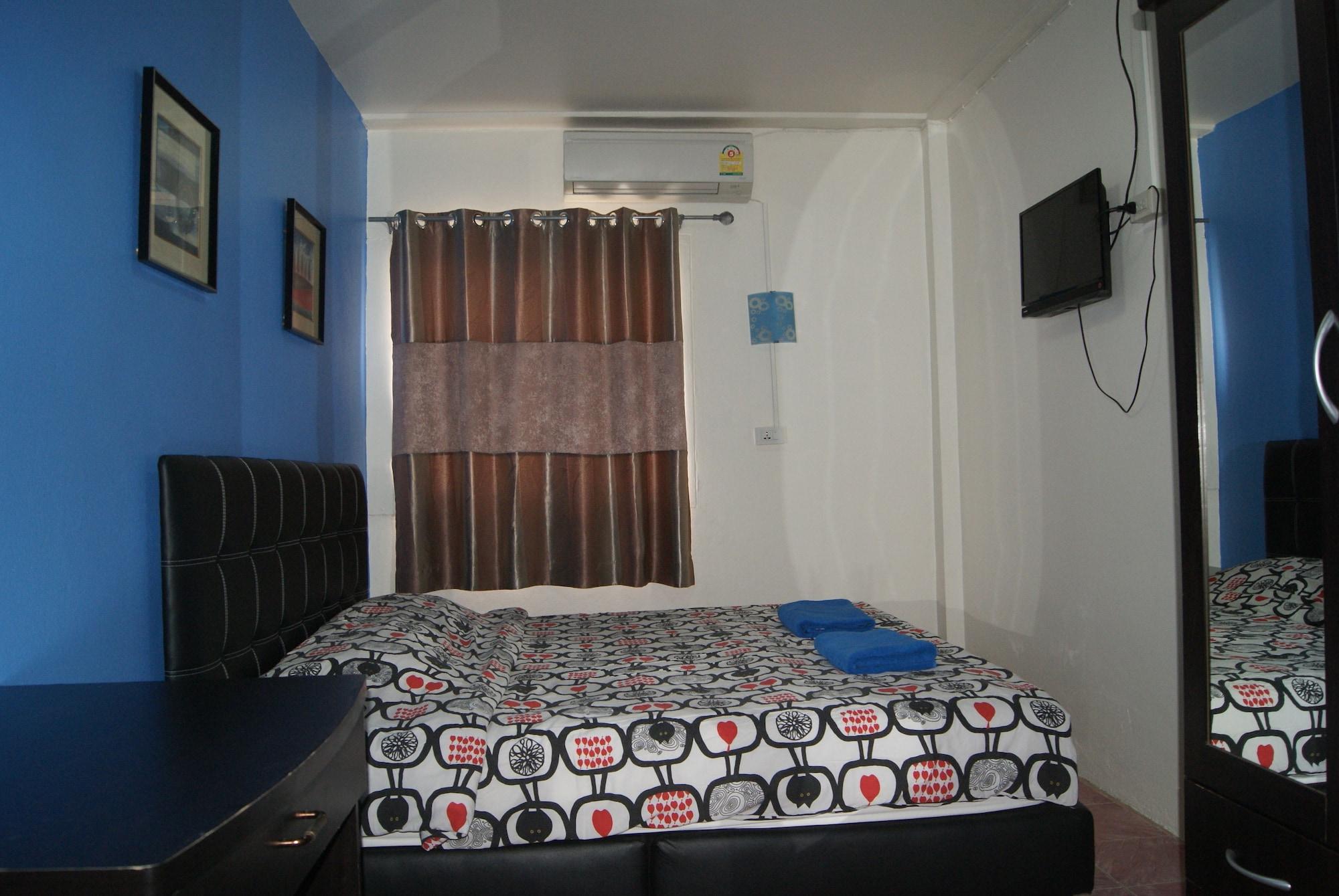 Pineapple Guesthouse Karon Buitenkant foto