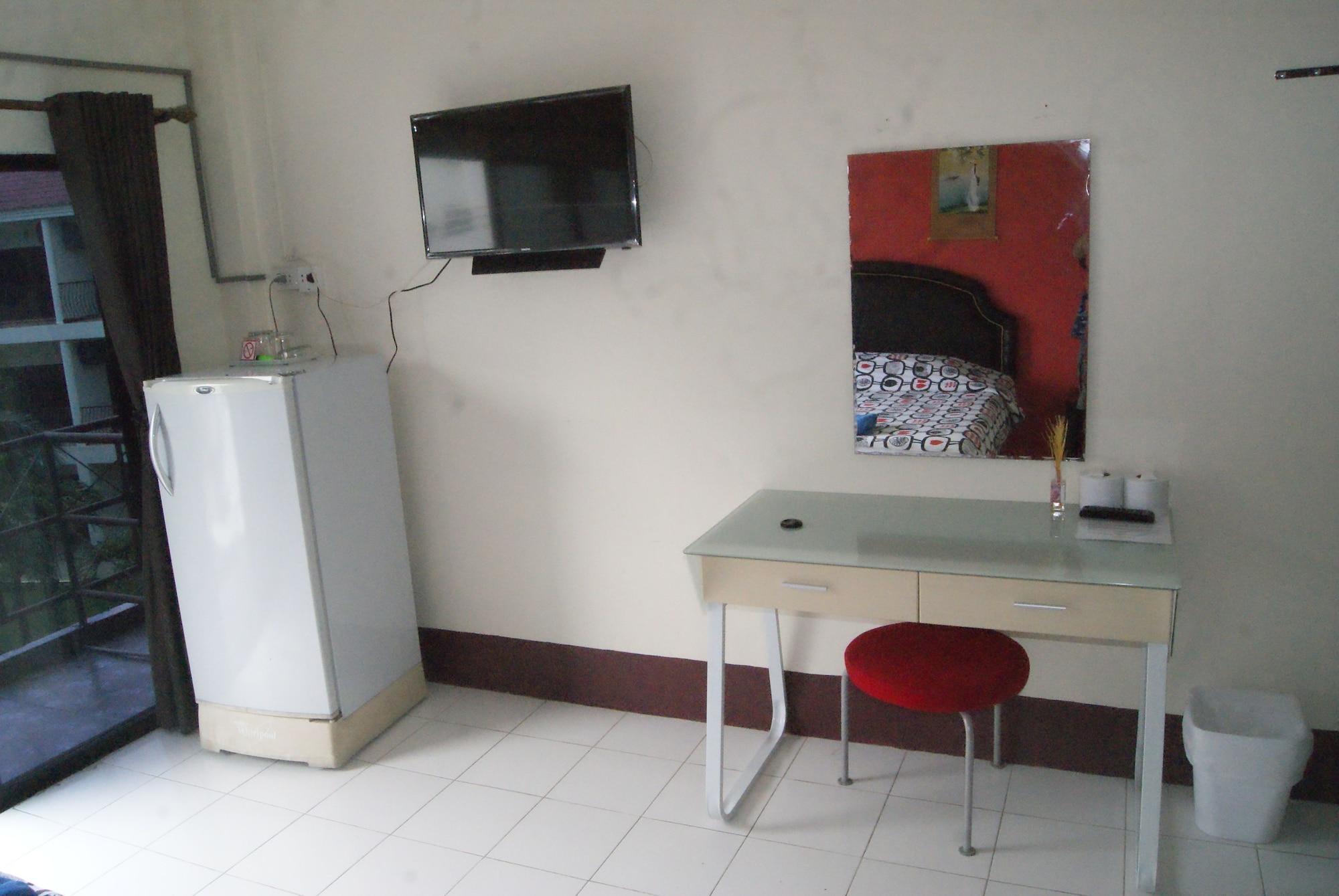 Pineapple Guesthouse Karon Buitenkant foto