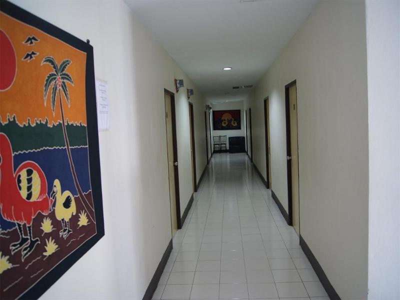 Pineapple Guesthouse Karon Buitenkant foto