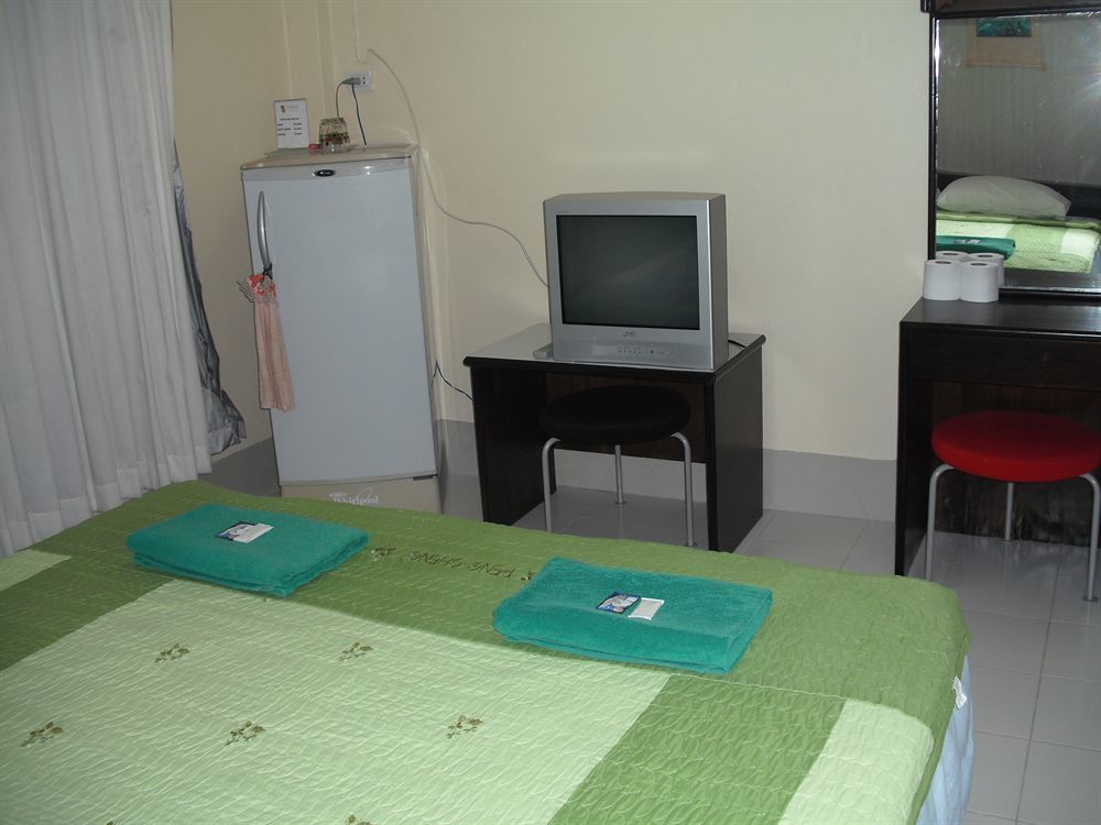 Pineapple Guesthouse Karon Buitenkant foto