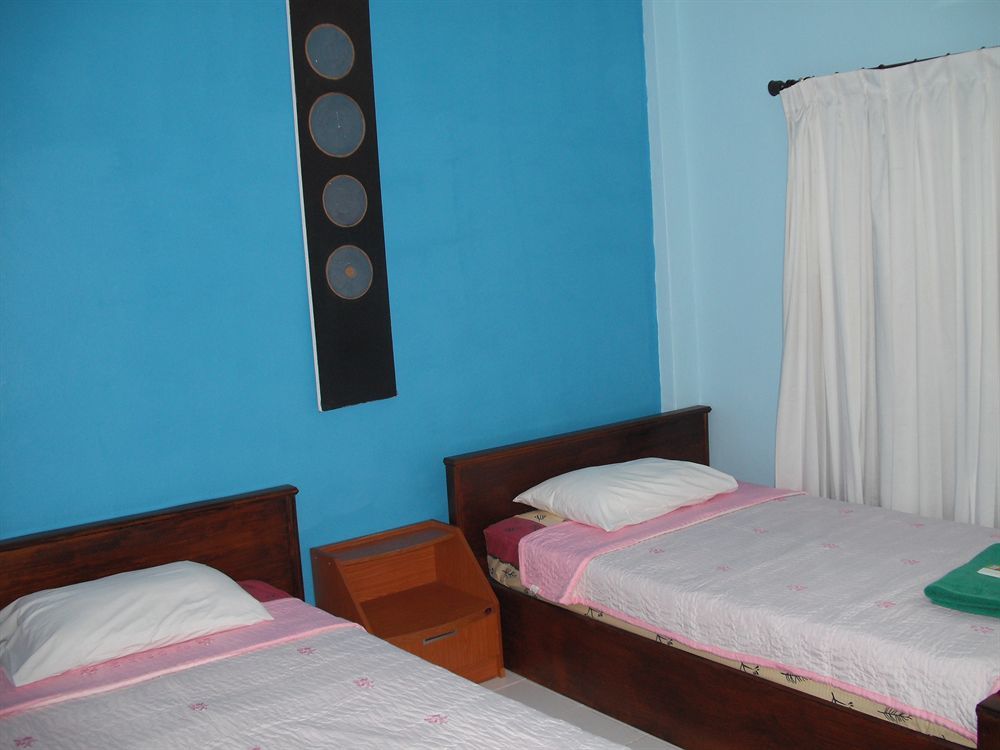 Pineapple Guesthouse Karon Buitenkant foto