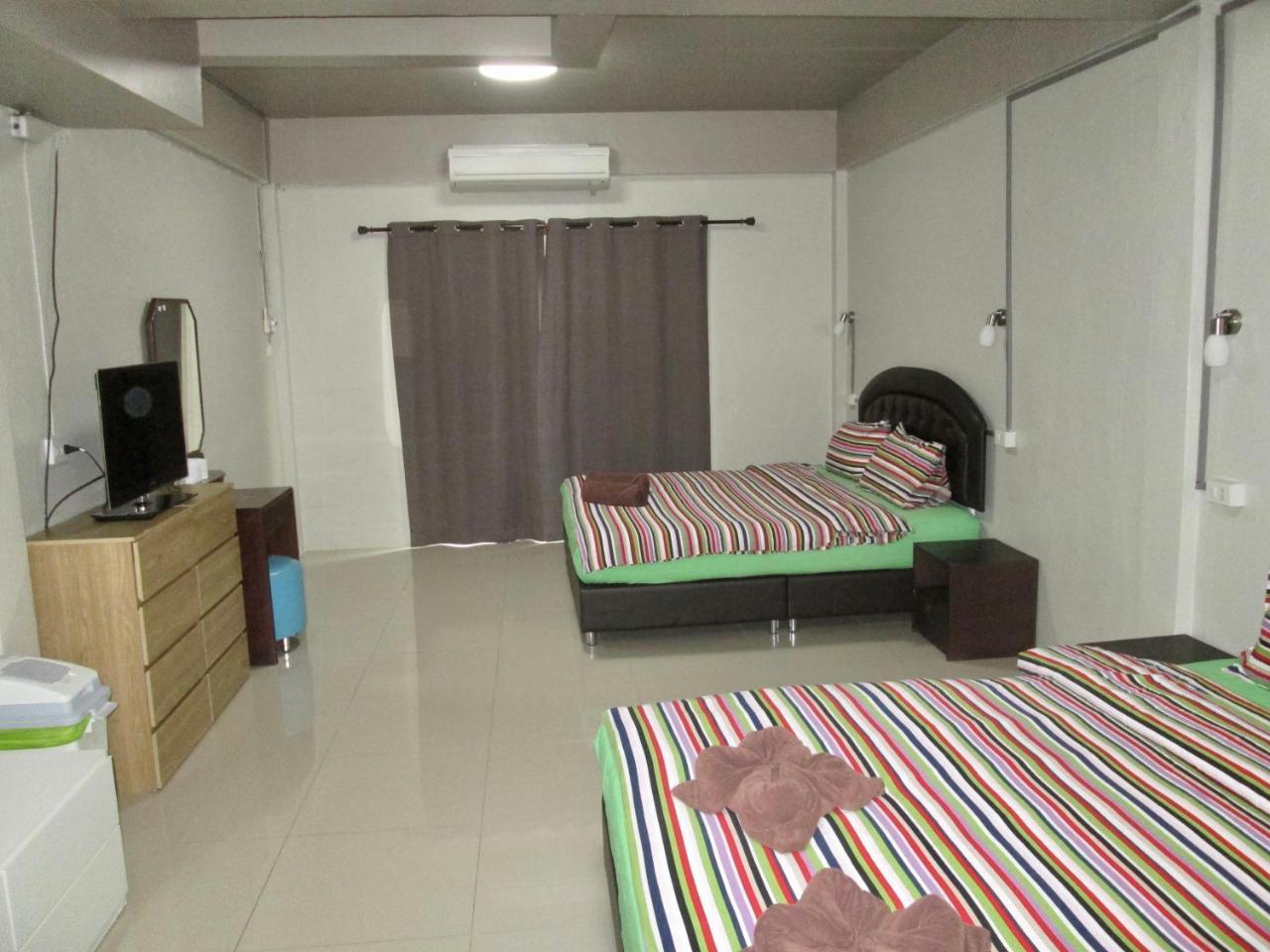 Pineapple Guesthouse Karon Buitenkant foto